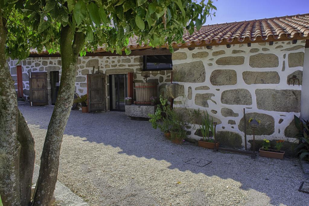 1720 Quinta Da Cancela - Winery & Farmhouse Guimaraes Exterior photo