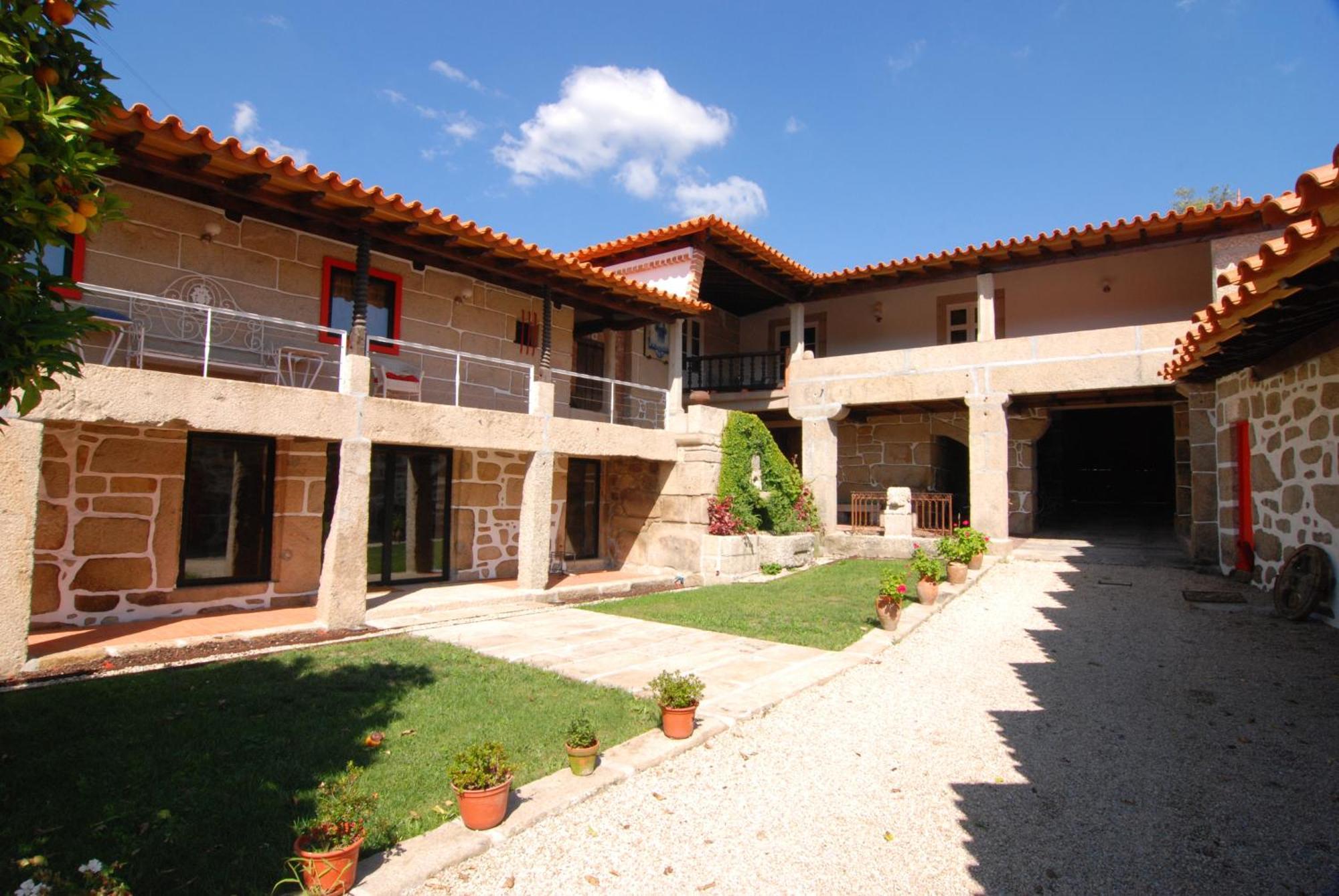 1720 Quinta Da Cancela - Winery & Farmhouse Guimaraes Exterior photo